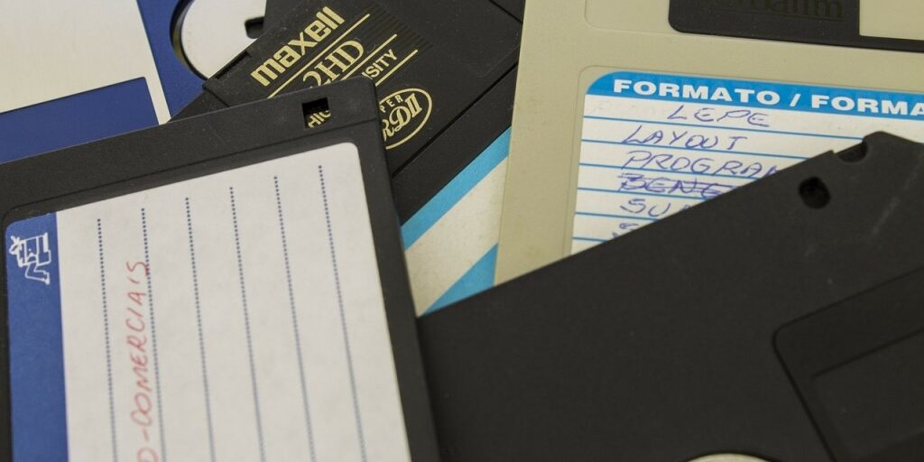 floppy-disk-214976_1280-1024×682